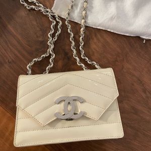 Chanel 2-way vintage chevron small flap
